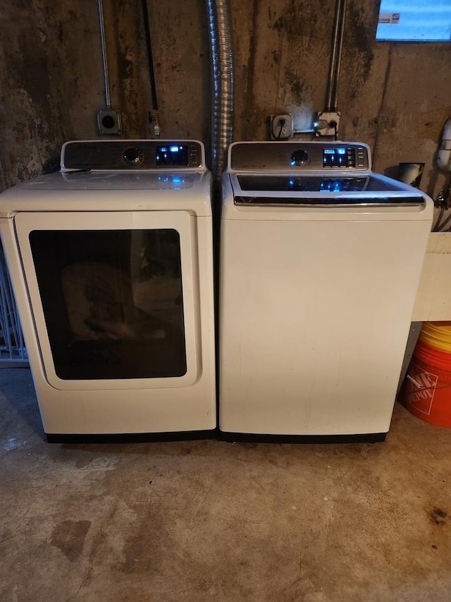 837 Hamlin Ave, Flossmoor, IL 60422 - laundry area with separate washer and dryer