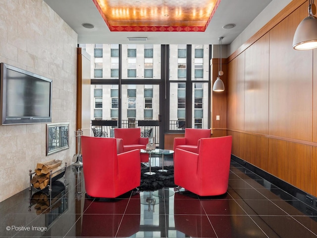 333 W Hubbard St Unit 1006, Chicago, IL 60654 - building lobby with expansive windows