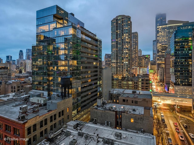 333 W Hubbard St Unit 1006, Chicago, IL 60654 - view of city skyline