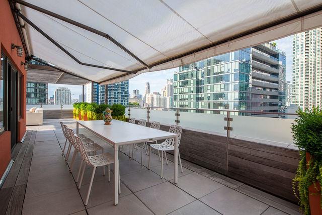 333 W Hubbard St Unit 1006, Chicago, IL 60654 - view of patio with a view of city and outdoor dining area