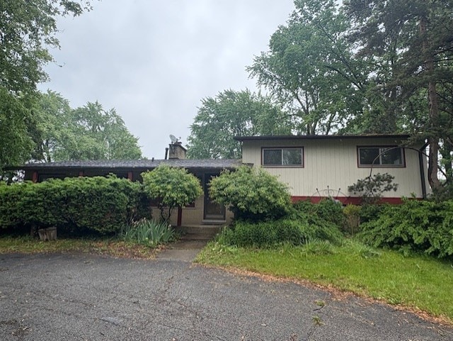 617 S Busse Rd, Mount Prospect, IL 60056 - photo 1
