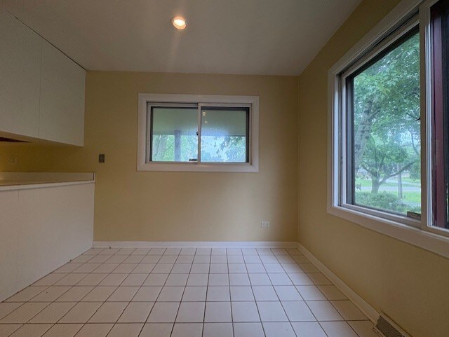 617 S Busse Rd, Mount Prospect, IL 60056 - photo 7