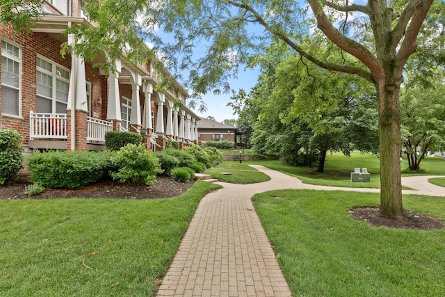 6112 Ironwood Ln, Lisle, IL 60532 - view of home's community with a yard
