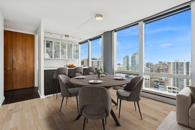 1300 N Astor St Unit 26C, Chicago, IL 60610 - sunroom featuring a city view