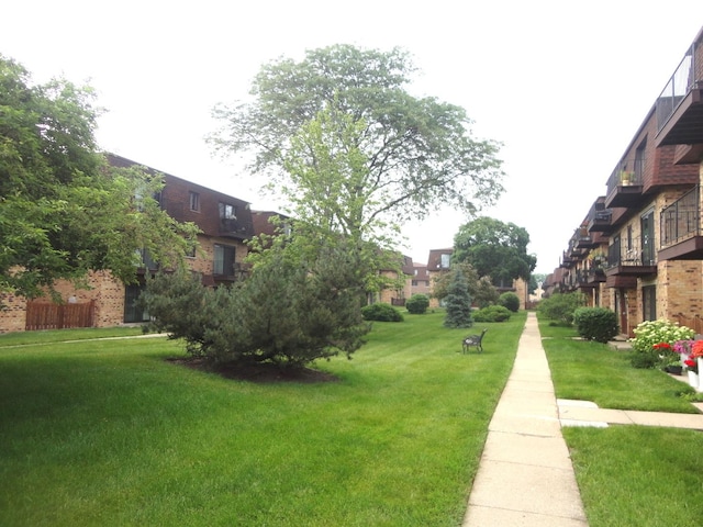 9703 Bianco Ter Unit B, Des Plaines, IL 60016 - view of home's community with a yard