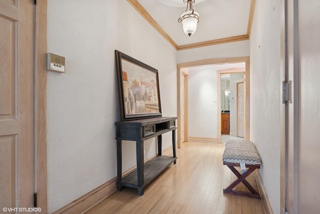 622 W Waveland Ave Unit 2W, Chicago, IL 60613 - corridor featuring crown molding and light wood-type flooring