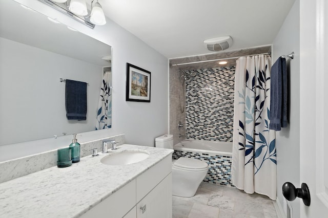 2115 Washington Ave, Wilmette, IL 60091 - bathroom with vanity and shower / bath combo