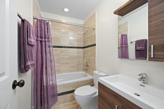 2115 Washington Ave, Wilmette, IL 60091 - bathroom featuring shower / tub combo and vanity
