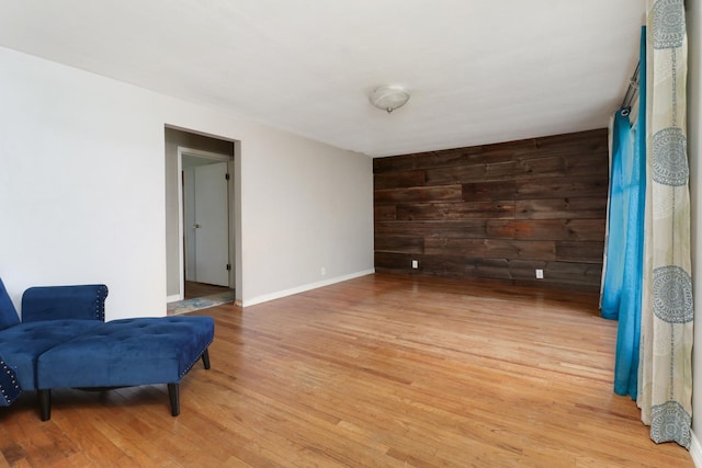 325 W Poplar St S, Heyworth, IL 61745 - living area featuring light wood-type flooring and baseboards