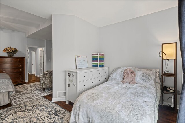 4026 N Clarendon Ave Unit 2N, Chicago, IL 60613 - bedroom featuring wood finished floors and vaulted ceiling