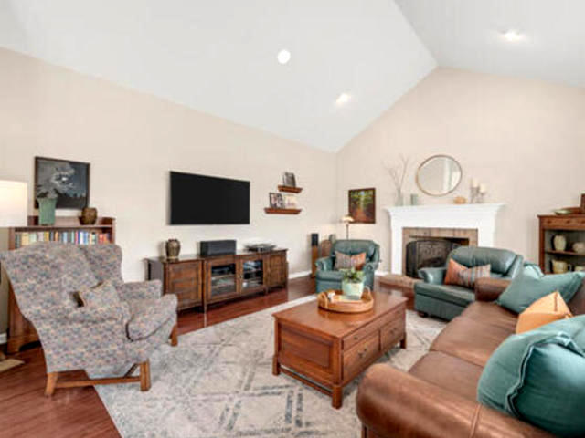 9 Olympic Dr, South Barrington, IL 60010 - photo 15