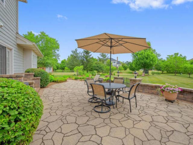 9 Olympic Dr, South Barrington, IL 60010 - photo 25