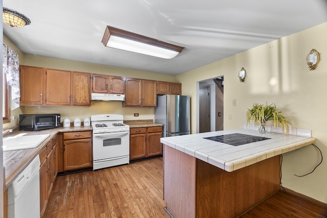 211 N Oltendorf Rd, Streamwood, IL 60107 - photo 8