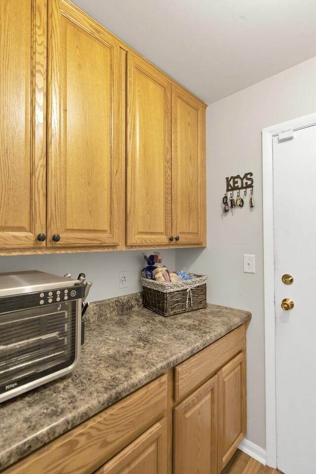 93 Faringdon Dr, Crystal Lake, IL 60014 - view of kitchen