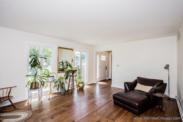 824 62nd St, Downers Grove, IL 60516 - living area featuring wood finished floors and baseboards