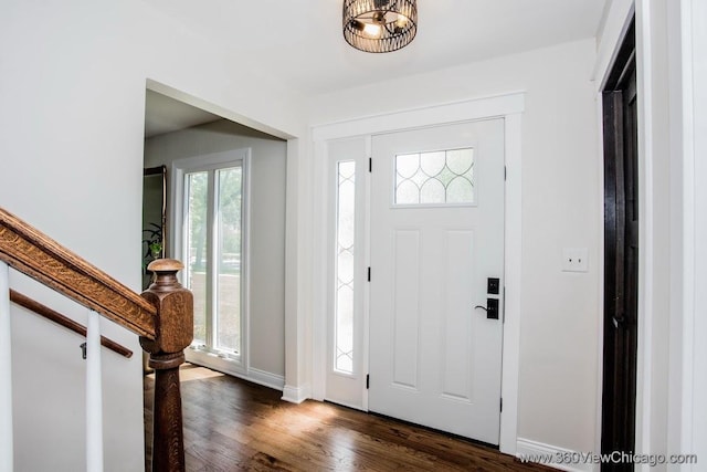 824 62nd St, Downers Grove, IL 60516 - entrance foyer with dark wood finished floors and baseboards