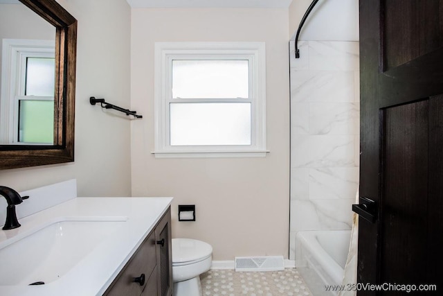 824 62nd St, Downers Grove, IL 60516 - bathroom featuring plenty of natural light, vanity, and shower / tub combination