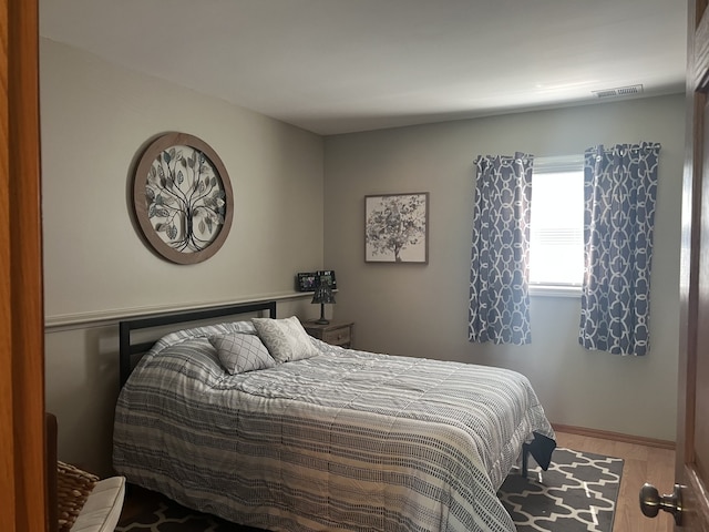 980 Hillcrest Blvd, Hoffman Estates, IL 60169 - bedroom featuring wood finished floors