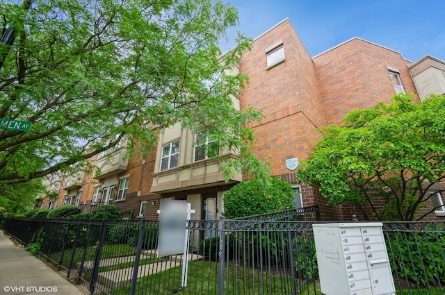 7272 N Rogers Ave, Chicago, IL 60645 - photo 1