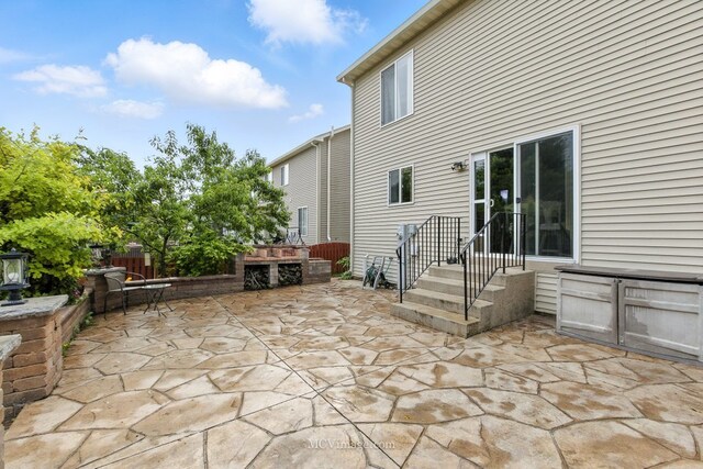 2943 Heather Ln, Montgomery, IL 60538 - view of patio