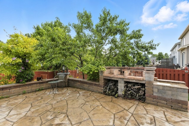 2943 Heather Ln, Montgomery, IL 60538 - fenced backyard featuring a patio