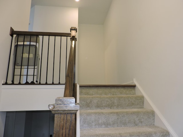 516 Wolverine Dr, Aurora, IL 60502 - view of stairs