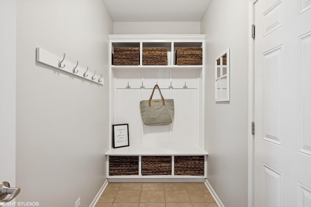 2865 Trail Crest Ln, Lindenhurst, IL 60046 - mudroom featuring baseboards and light tile patterned floors