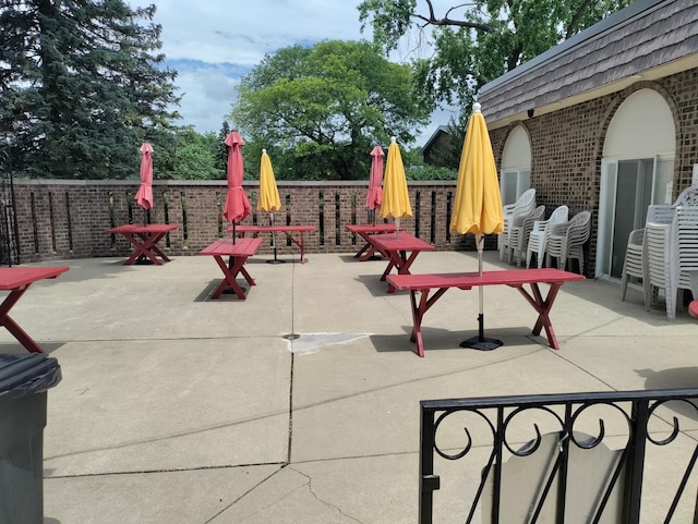 19 Cour Saint Tropez Ct Unit 19, Palos Hills, IL 60465 - view of patio / terrace
