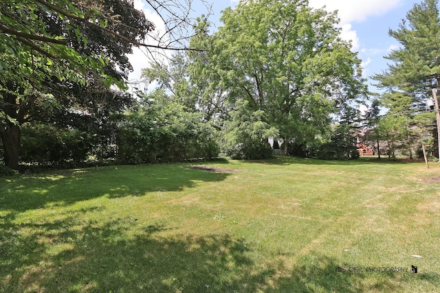5505 Oak Park Rd, Cary, IL 60013 - view of green lawn