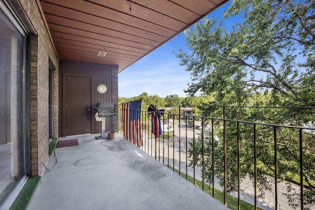 101 Old Oak Dr Unit 400A, Buffalo Grove, IL 60089 - balcony featuring area for grilling