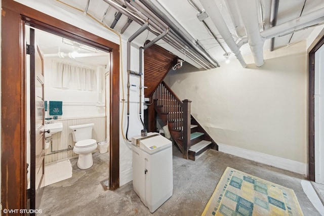 710 W Downer Pl, Aurora, IL 60506 - unfinished below grade area featuring stairs