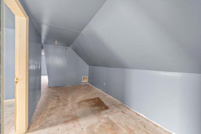 8545 S Saginaw Ave, Chicago, IL 60617 - bonus room featuring lofted ceiling