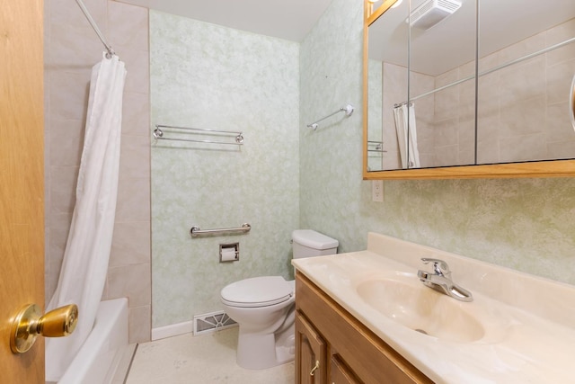 1316 Kirkwood Dr, Pontiac, IL 61764 - full bath featuring vanity and shower / bathtub combination with curtain