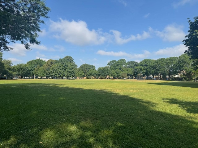 7438 N Hermitage Ave Unit 1E, Chicago, IL 60626 - view of community with a lawn