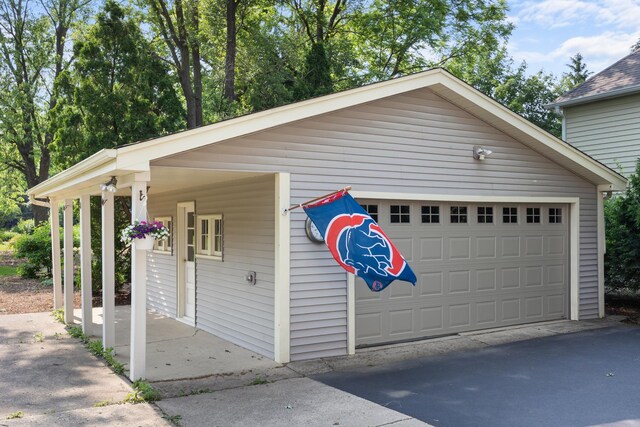4416 Seeley Ave, Downers Grove, IL 60515 - garage featuring a detached garage