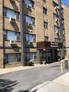 7854 S S Shore Dr Unit 402, Chicago, IL 60649 - view of apartment building / complex