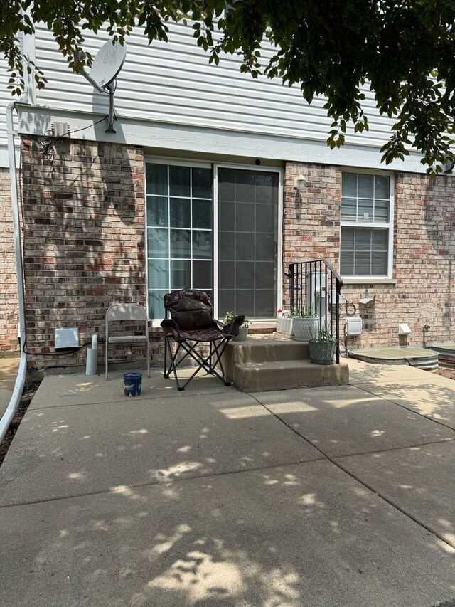 352 Bay Dr, Itasca, IL 60143 - view of patio