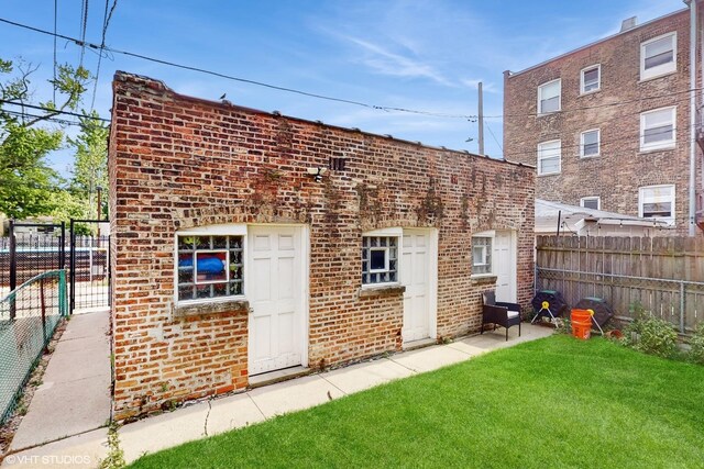 3253 W Leland Ave Unit 2, Chicago, IL 60625 - view of outdoor structure