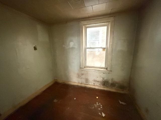4904 W 31st St, Cicero, IL 60804 - unfurnished room featuring baseboards