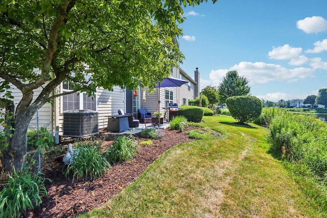 454 Blue Springs Dr, Fox Lake, IL 60020 - view of grassy yard featuring a patio