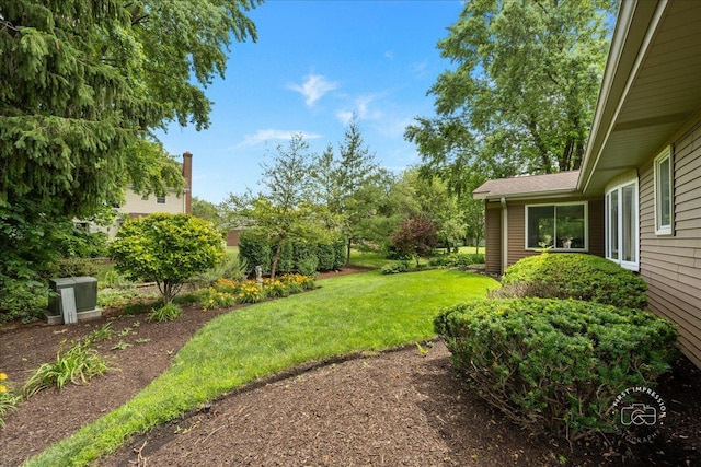 1105 W Bauer Rd, Naperville, IL 60563 - view of grassy yard