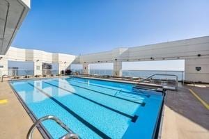 195 N Harbor Dr Unit 709, Chicago, IL 60601 - view of community pool