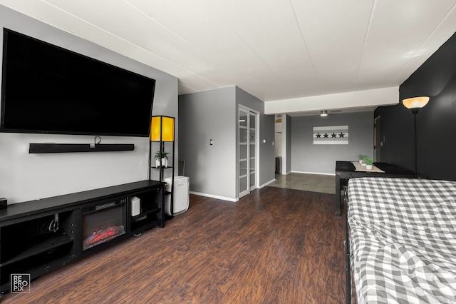 2541 Thatcher Ave Unit 2D, River Grove, IL 60171 - living room featuring wood finished floors and baseboards