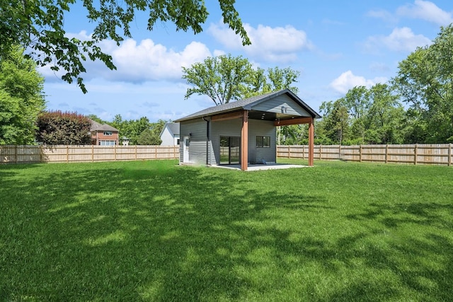 2104 Shermer Rd, Northbrook, IL 60062 - fenced backyard with a patio area