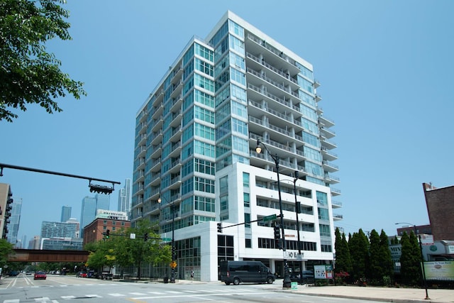 50 E 16th St Unit 311, Chicago, IL 60616 - view of property featuring a city view