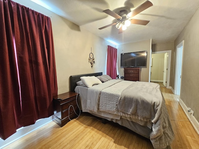 320 Congress St, Ottawa, IL 61350 - bedroom featuring wood-type flooring and a ceiling fan