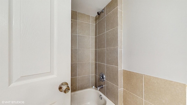 2701 S Hillock Ave, Chicago, IL 60608 - full bathroom featuring shower / bath combination
