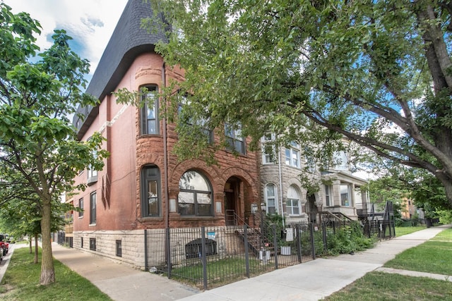 2901 W Washington Blvd Unit 2, Chicago, IL 60612 - view of property featuring a fenced front yard