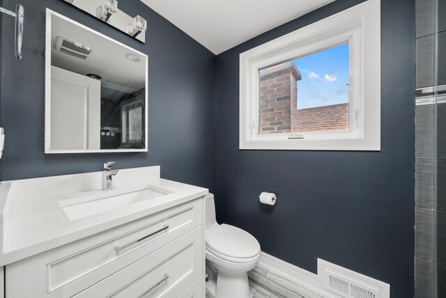 2040 N Laporte Ave, Chicago, IL 60639 - bathroom with toilet and vanity