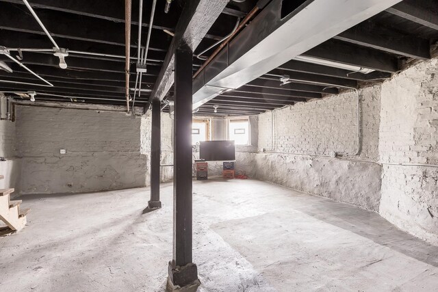 6132 S Justine St, Chicago, IL 60636 - view of below grade area